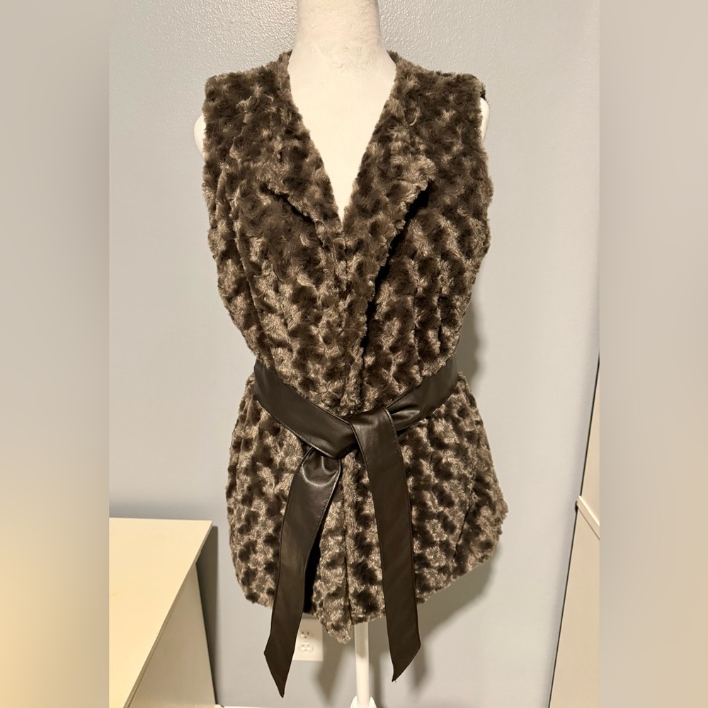 New Directions Brown Faux Fur Vest with faux leather Belt Size M